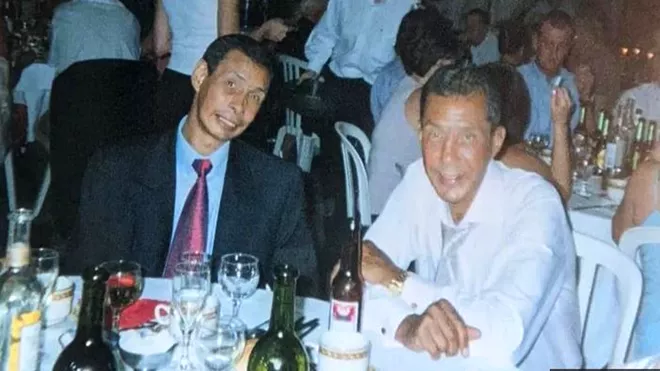 ابنتا كل من عمر وميرفين ماتان مقتنعتان بأن والديهما لم يكونا ليموتا لو كان والدهما على قيد الحياة ولم يدان خطأً بارتكاب جريمة قتل. ابنتا كل من عمر وميرفين ماتان مقتنعتان بأن والديهما لم يكونا ليموتا لو كان والدهما على قيد الحياة ولم يدان خطأً بارتكاب جريمة قتل.